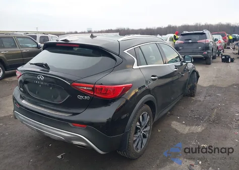 2018 Infiniti Qx30 Premium z USA, uszkodzony, nr VIN SJKCH5CR2JA043275